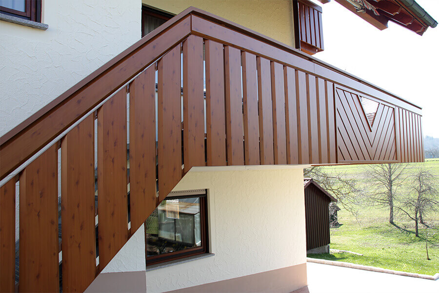 Wood Art Balkon mit Treppenanschluss
